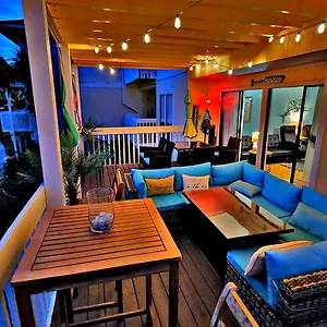  Holiday home Boathouse Condo, Downtown Harbor, Private Access, Waterfront, On Golf Course, Water Taxi Pickup